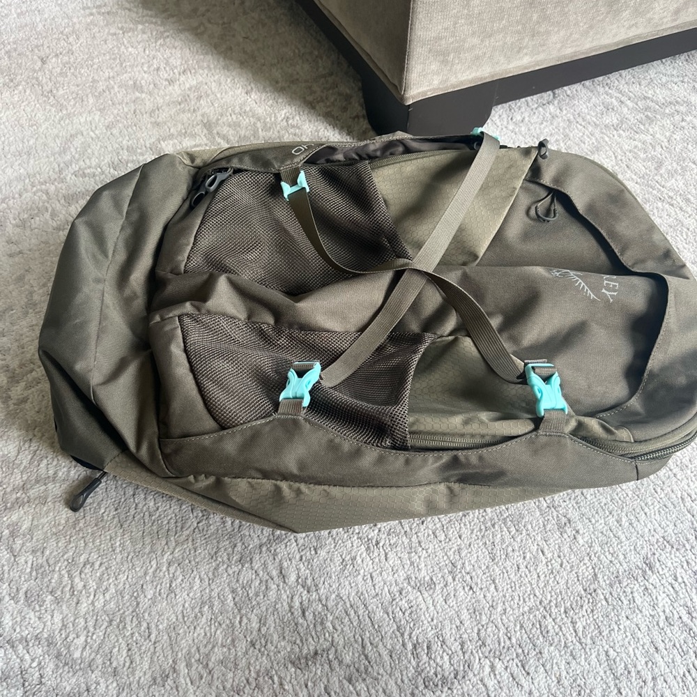 Osprey Fairview 40 Olive Backpack (misty gray/olive)